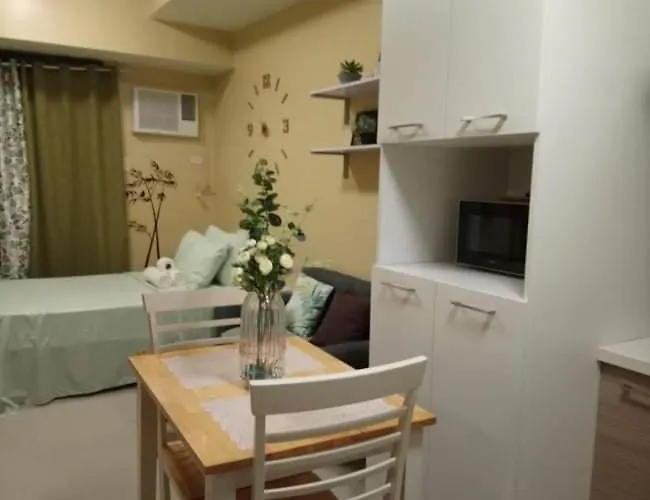 An Elevated Space / View Guest house Manila